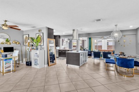 Casa en venta en Pembroke Pines, Florida, 4 dormitorios, 153.47 m2 № 1807026 - foto 17