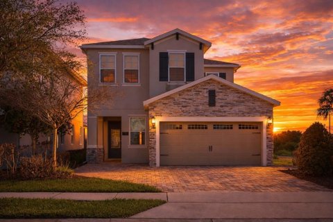 House in Kissimmee, Florida 4 bedrooms, 219.53 sq.m. № 2100315