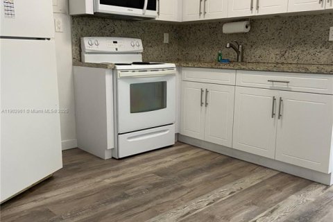 Apartamento en alquiler en Hialeah, Florida, 1 dormitorio, 38.55 m2 № 1954142 - foto 8