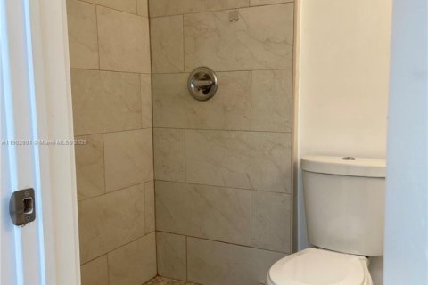 Apartamento en alquiler en Hialeah, Florida, 1 dormitorio, 38.55 m2 № 1954142 - foto 5