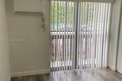 Apartamento en alquiler en Hialeah, Florida, 1 dormitorio, 38.55 m2 № 1954142 - foto 9