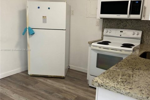 Apartamento en alquiler en Hialeah, Florida, 1 dormitorio, 38.55 m2 № 1954142 - foto 7