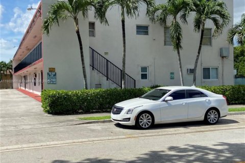 Apartamento en alquiler en Hialeah, Florida, 1 dormitorio, 38.55 m2 № 1954142 - foto 1
