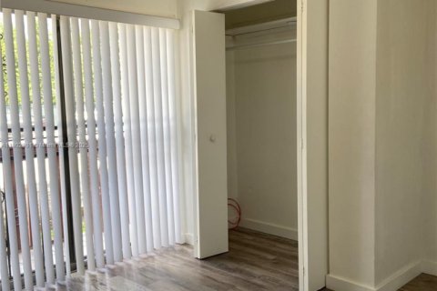 Apartamento en alquiler en Hialeah, Florida, 1 dormitorio, 38.55 m2 № 1954142 - foto 10