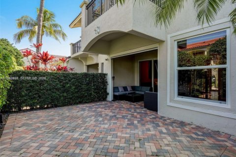 Touwnhouse à vendre à Hollywood, Floride: 3 chambres, 219.81 m2 № 1999834 - photo 11