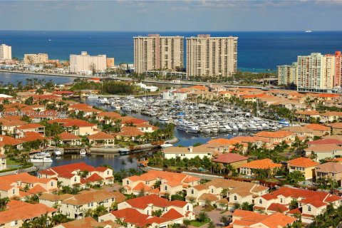 Touwnhouse à Hollywood, Floride 3 chambres, 219.81 m2 № 1999834