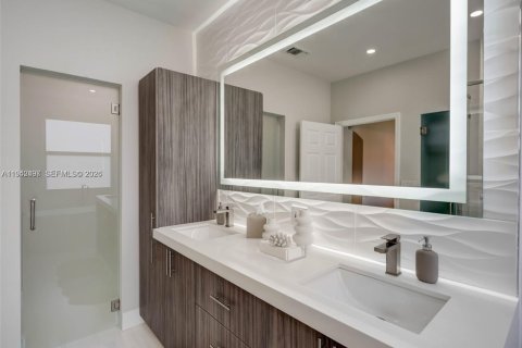 Touwnhouse à vendre à Hollywood, Floride: 3 chambres, 219.81 m2 № 1999834 - photo 27