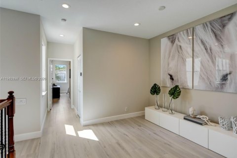 Touwnhouse à vendre à Hollywood, Floride: 3 chambres, 219.81 m2 № 1999834 - photo 16