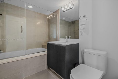 Copropriété à vendre à Miami Beach, Floride: 2 chambres, 104.79 m2 № 1946386 - photo 7