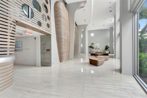 Copropriété à vendre à Miami Beach, Floride: 2 chambres, 104.79 m2 № 1946386 - photo 23