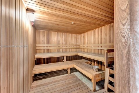 Copropriété à vendre à Miami Beach, Floride: 2 chambres, 104.79 m2 № 1946386 - photo 22