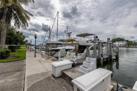 Condominio en venta en Miami Beach, Florida, 1 dormitorio, 91.04 m2 № 1861432 - foto 18