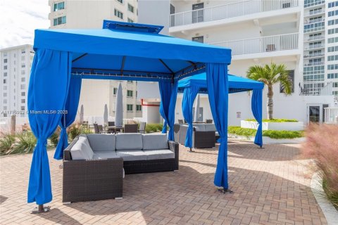 Condominio en venta en Miami Beach, Florida, 1 dormitorio, 91.04 m2 № 1861432 - foto 12