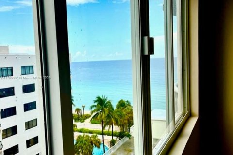 Condominio en venta en Miami Beach, Florida, 1 dormitorio, 91.04 m2 № 1861432 - foto 19