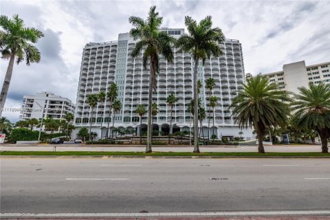 Condominio en venta en Miami Beach, Florida, 1 dormitorio, 91.04 m2 № 1861432 - foto 8