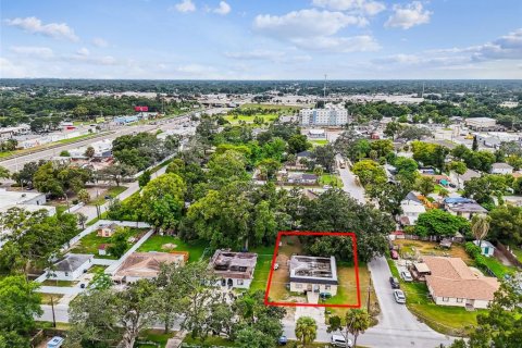 Commercial property in Tampa, Florida 4 bedrooms, 137.68 sq.m. № 2371483 - photo 19