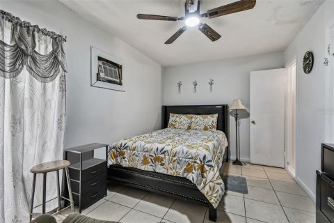 Commercial property in Tampa, Florida 4 bedrooms, 137.68 sq.m. № 2371483 - photo 17