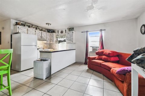 Commercial property in Tampa, Florida 4 bedrooms, 137.68 sq.m. № 2371483 - photo 7