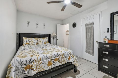 Commercial property in Tampa, Florida 4 bedrooms, 137.68 sq.m. № 2371483 - photo 18