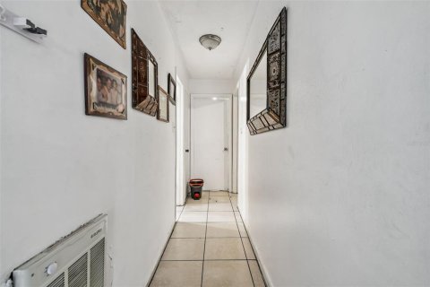 Commercial property in Tampa, Florida 4 bedrooms, 137.68 sq.m. № 2371483 - photo 27