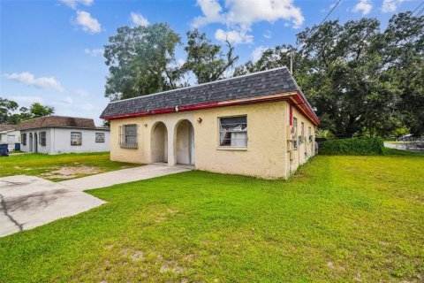 Commercial property in Tampa, Florida 4 bedrooms, 137.68 sq.m. № 2371483