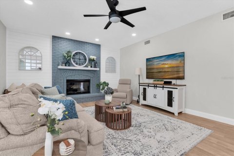 House in Trinity, Florida 4 bedrooms, 280.1 sq.m. № 2267412 - photo 5