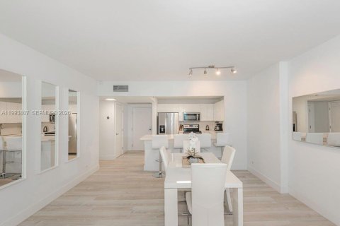 Condominio en alquiler en Miami Beach, Florida, 1 dormitorio, 83.61 m2 № 2055497 - foto 9