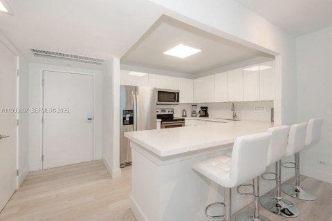 Condominio en alquiler en Miami Beach, Florida, 1 dormitorio, 83.61 m2 № 2055497 - foto 13