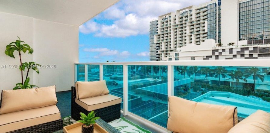 Condominio en Miami Beach, Florida, 1 dormitorio  № 2055497