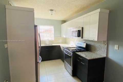 Copropriété à vendre à Hialeah, Floride: 2 chambres, 68 m2 № 1941647 - photo 6