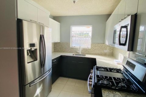 Copropriété à vendre à Hialeah, Floride: 2 chambres, 68 m2 № 1941647 - photo 7