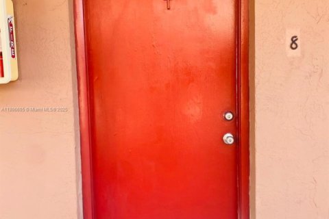 Copropriété à vendre à Hialeah, Floride: 2 chambres, 68 m2 № 1941647 - photo 3