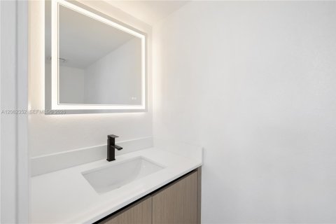 Casa en venta en Miami, Florida, 4 dormitorios, 171.59 m2 № 2254087 - foto 7