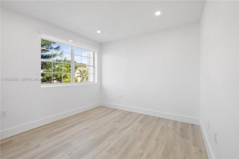 Casa en venta en Miami, Florida, 4 dormitorios, 171.59 m2 № 2254087 - foto 23