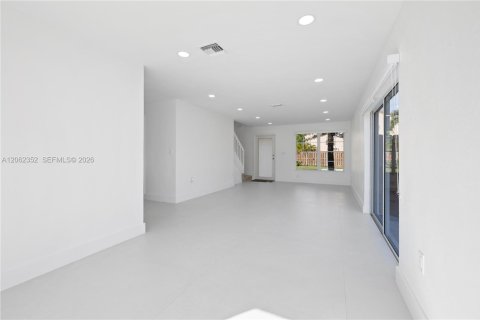 Casa en venta en Miami, Florida, 4 dormitorios, 171.59 m2 № 2254087 - foto 8