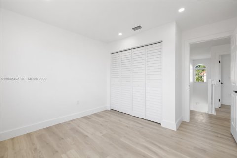 Casa en venta en Miami, Florida, 4 dormitorios, 171.59 m2 № 2254087 - foto 18