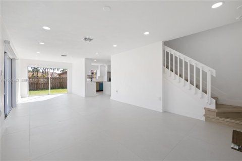 Casa en venta en Miami, Florida, 4 dormitorios, 171.59 m2 № 2254087 - foto 11