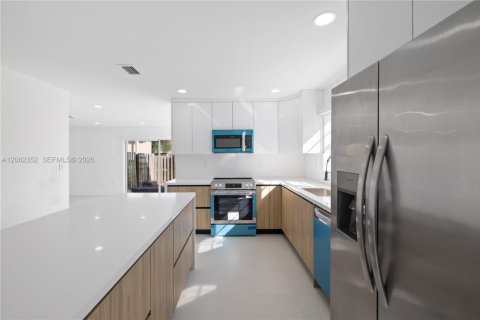 Casa en venta en Miami, Florida, 4 dormitorios, 171.59 m2 № 2254087 - foto 4