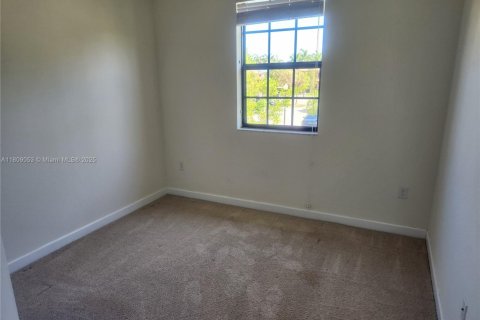 Touwnhouse à louer à Homestead, Floride: 4 chambres, 158.4 m2 № 1959728 - photo 9