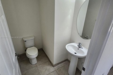Touwnhouse à louer à Homestead, Floride: 4 chambres, 158.4 m2 № 1959728 - photo 5
