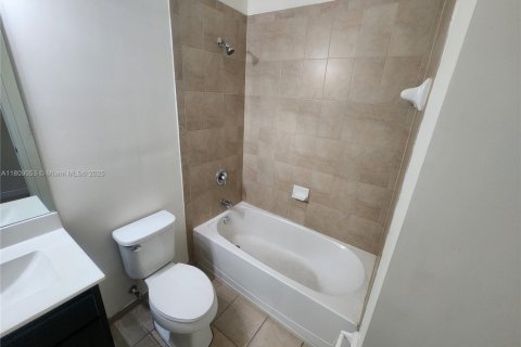 Touwnhouse à louer à Homestead, Floride: 4 chambres, 158.4 m2 № 1959728 - photo 10