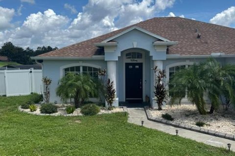 House in Clermont, Florida 4 bedrooms, 196.4 sq.m. № 1855523 - photo 1