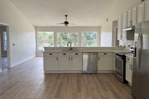 House in Clermont, Florida 4 bedrooms, 196.4 sq.m. № 1855523 - photo 11