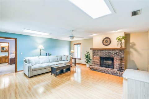 Casa en venta en Deltona, Florida, 4 dormitorios, 211.17 m2 № 1625442 - foto 4