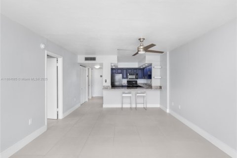 Copropriété à vendre à Miami Beach, Floride: 1 chambre, 72.46 m2 № 1891614 - photo 13