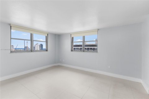 Copropriété à vendre à Miami Beach, Floride: 1 chambre, 72.46 m2 № 1891614 - photo 18