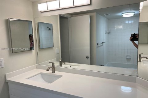 Copropriété à vendre à Oakland Park, Floride: 1 chambre, 74.69 m2 № 1868070 - photo 19