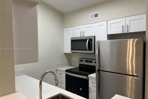 Copropriété à vendre à Oakland Park, Floride: 1 chambre, 74.69 m2 № 1868070 - photo 25