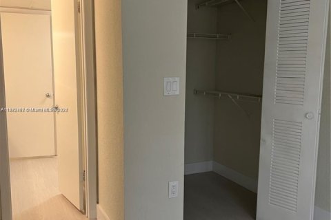 Copropriété à vendre à Oakland Park, Floride: 1 chambre, 74.69 m2 № 1868070 - photo 13