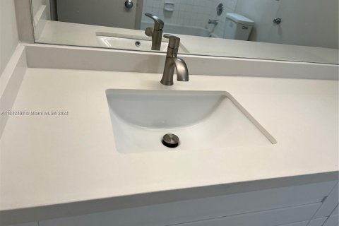 Copropriété à vendre à Oakland Park, Floride: 1 chambre, 74.69 m2 № 1868070 - photo 23